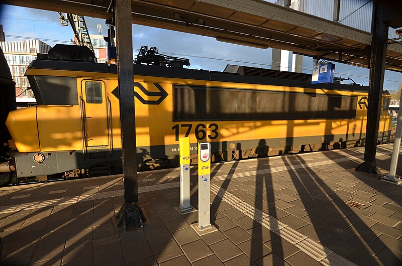 File:NS 1763 Almelo train station 2019.jpg