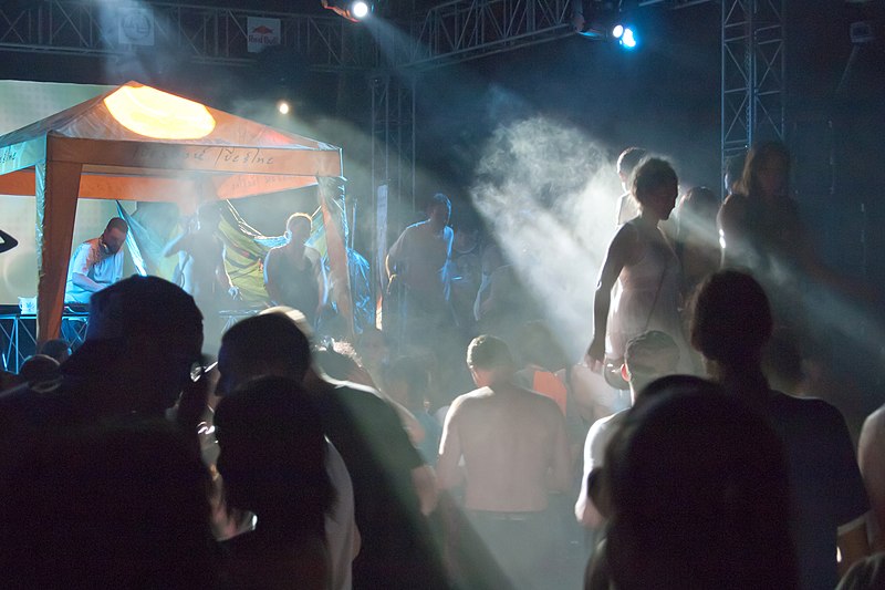 File:Night party, dancing, Koh Chang, Thailand.jpg