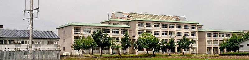 File:Niigata Kokusai Joho High School Kousya.jpg