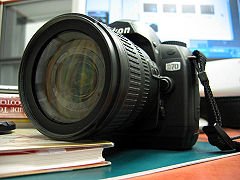 Nikon D70 DSLR.jpg