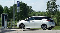 Nissan Leaf II на зарядке