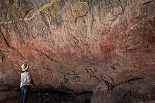 Karaan (apan Graffitanied) Rock Art sa Nsalu Cave, Kasanka National Park sa North-Central Zambia.