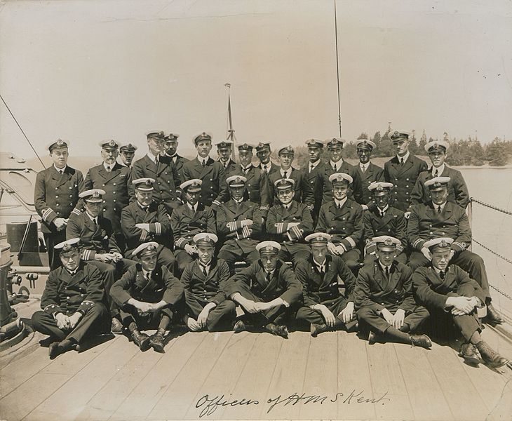File:Officers of HMS Kent (HS85-10-30399).jpg