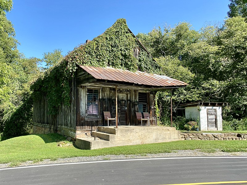 File:Old Country Store, Chapel Hill Road, White Rock, NC (50528623576).jpg