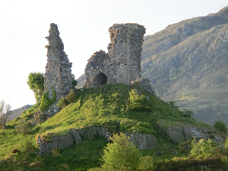 File:Old Ruin on Eilan Ban - panoramio.jpg