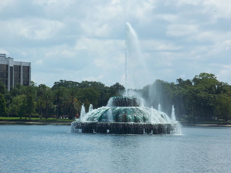 File:Orlando Lake Eola01.jpg