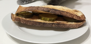 <span class="mw-page-title-main">Peanut butter and pickle sandwich</span> Type of sandwich