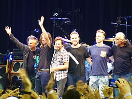 Pearl Jam: Bandgeschichte, Kampagnen und Engagement, Trivia