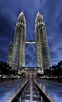 Mrakodrapy Petronas Towers v noci