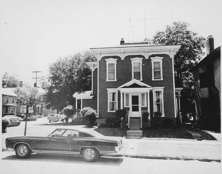 File:Photograph of 330 Washington Street, SE, Grand Rapids, Michigan - NARA - 186960.tiff