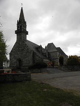 Plouray (56) Église Saint-Yves 02.JPG