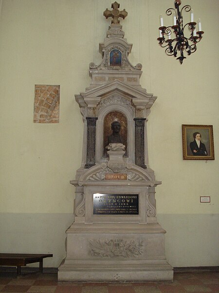 File:Pomnik Odyncowi.JPG