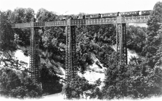 Sitter Viaduct near St. Gallen. The bridges over the Sitter, Glatt, Uze and Thur were built according to the same design principles. Postkarte Sitterbrucke SBB.png