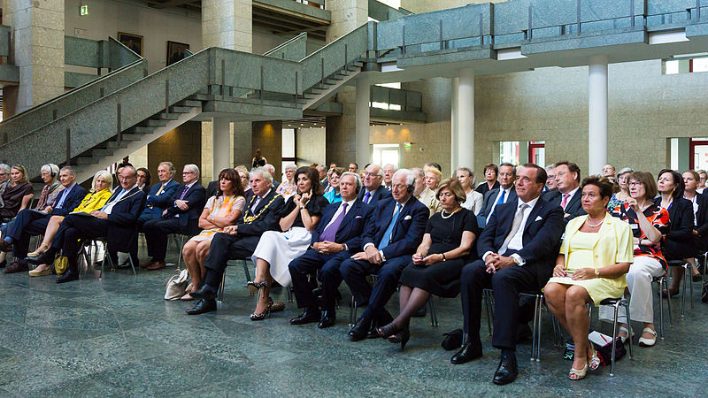 File:Preisverleihung der Toleranzringe der Europäischen Akademie der Wissenschaften und Künste im Rathaus Köln-0015.jpg