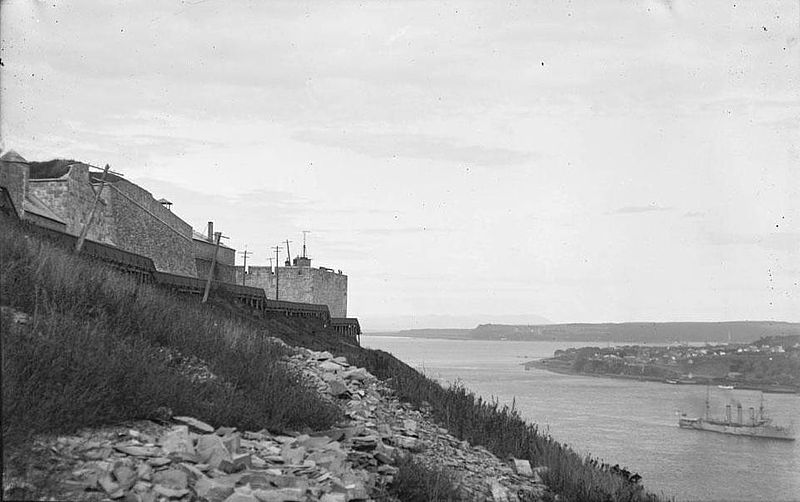 File:Promenade de la citadelle - vers 1905.JPG