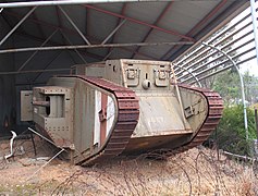 Полноразмерный макет танка Mark V в танковом музее Королевского бронетанкового корпуса Австралии, Пукапуньял, штат Виктория.
