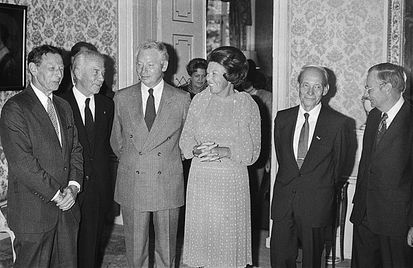 Dutch Queen Beatrix meets 5 Nobel Prize winners: Paul Berg, Christian de Duve, Steven Weinberg, Manfred Eigen, Nicolaas Bloembergen (1983)