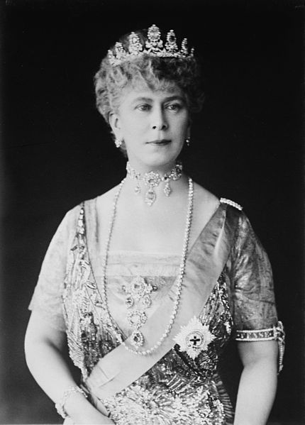 File:Queenmaryformalportrait edit.jpg