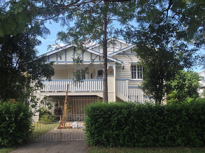 File:Queenslander house in Hendra, Queensland 02.jpg