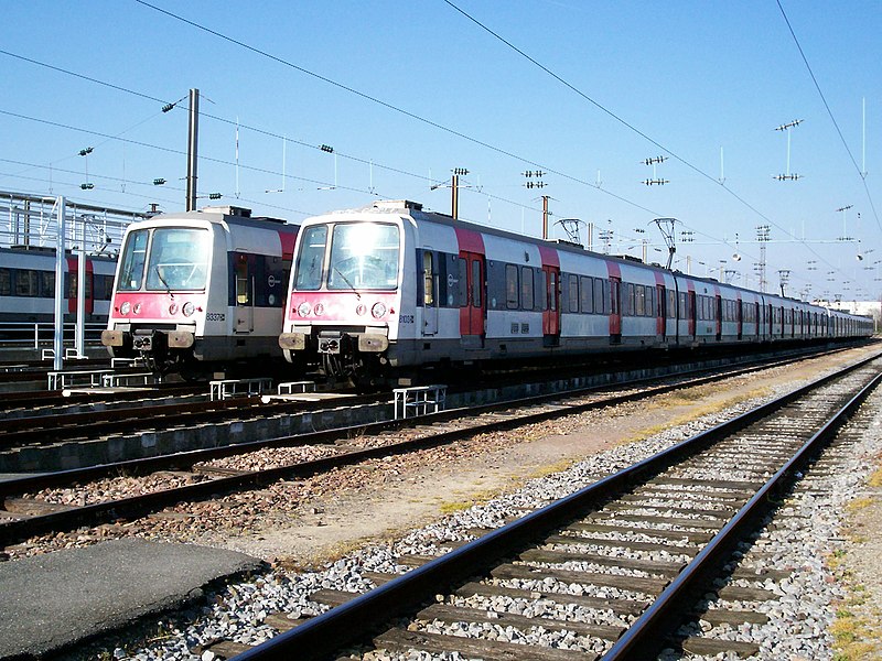 File:RER B - Garage Mitry.JPG