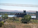 Ponte elevatória da ferrovia cruzando o rio Columbia vista de Pasco, Washington.jpg