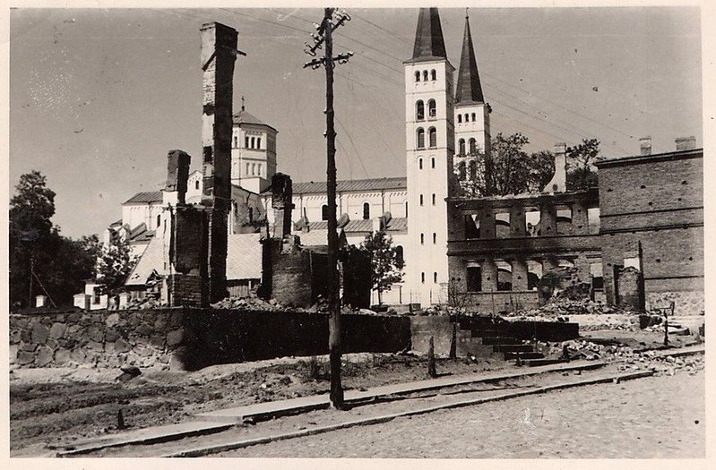 File:Rietavo bažnyčia 1941 birželį.jpg