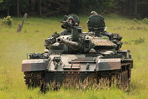 Romen tankları Combined Resolve II (14095508658) sırasında saldırdı .jpg