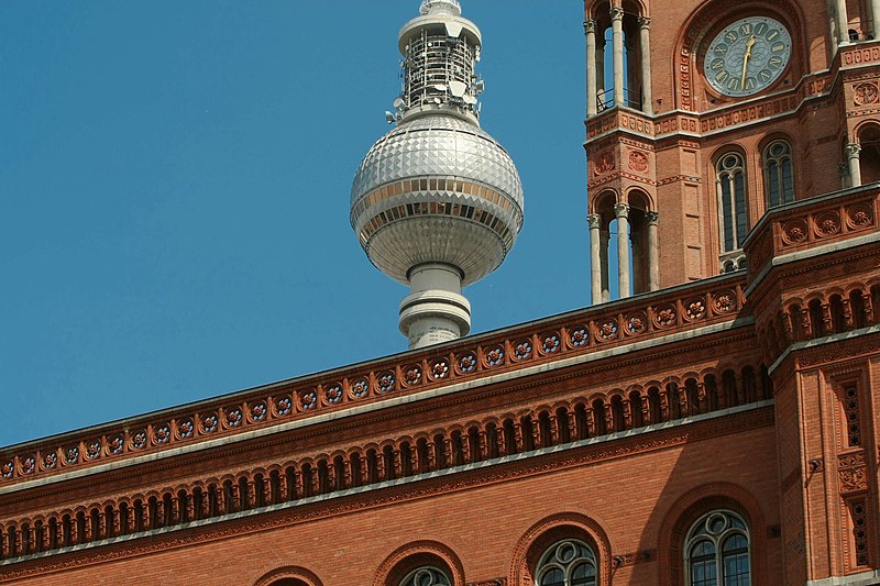 File:Rotes Rathaus - panoramio (1).jpg