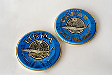 Deux boîtes de caviar russe.