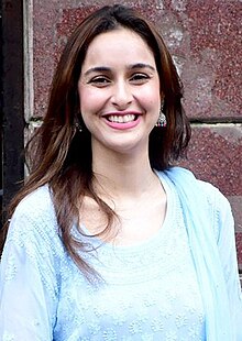 Sadia Khateeb snapped outside Empire Studios in Andheri (cropped).jpg