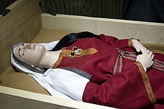 Reconstruction from Kirkleatham Museum of the body of the Street House "Saxon Princess" in her bed. 7th Century AD, Northumbria, England Saxon Princess Kirkleatham.jpg