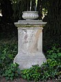 image=https://commons.wikimedia.org/wiki/File:Schlosspark_Riede_-_Alles_und_Nichts_2019-08-31_a.JPG