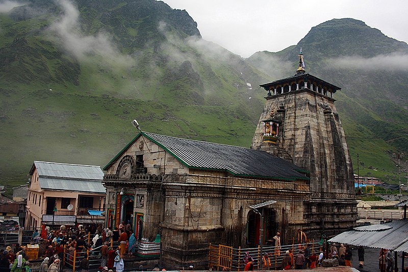 File:Side view of Kedarnath Temple.jpg