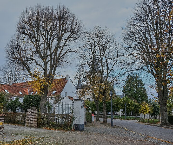 File:Sint-Martens-Latem - Kerkstraat (2020-10-31 13-55-43).jpg