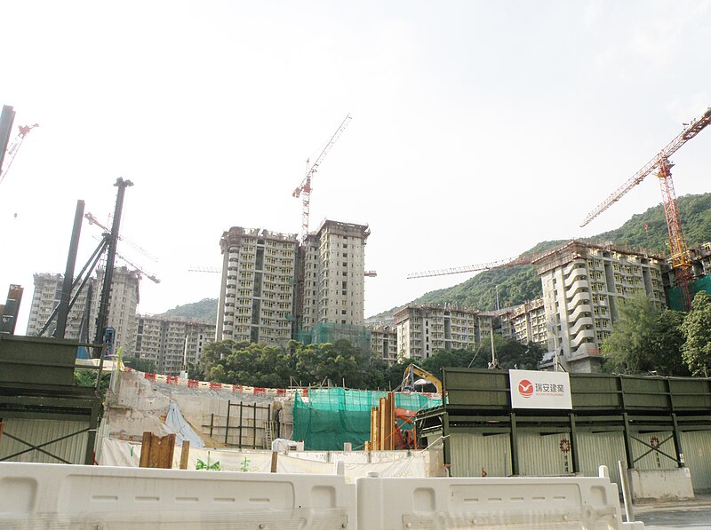 File:So Uk Estate under reconstruction in July 2014 (revised).jpg