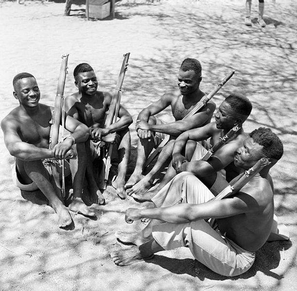 File:Soldiers of the King's African Rifles (KAR) during the British advance into Italian Somaliland, 13 February 1941. E1968.jpg