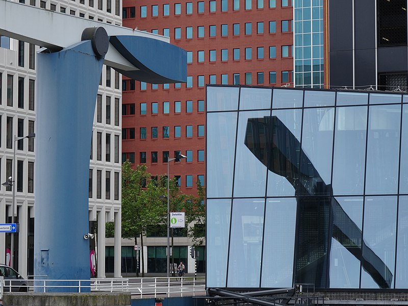 File:Spoorweghavenbrug - Rotterdam - Reflection in Maastoren building.jpg