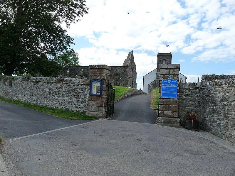 File:St. Ninian's Priory, from Bruce Street, Whitehorn..jpg