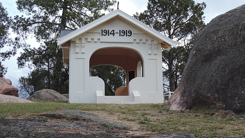 File:Stanthorpe Soldiers Memorial, 2015 02.JPG