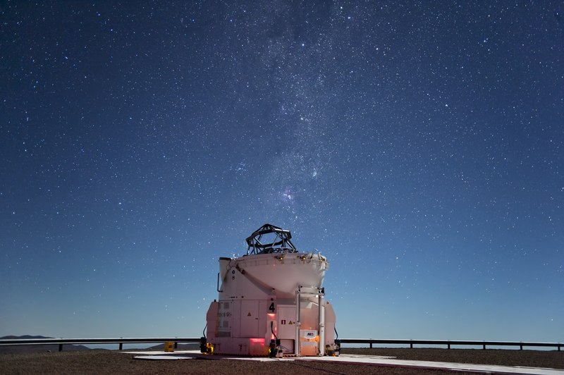 File:Starlight shines brightly above Paranal.tif