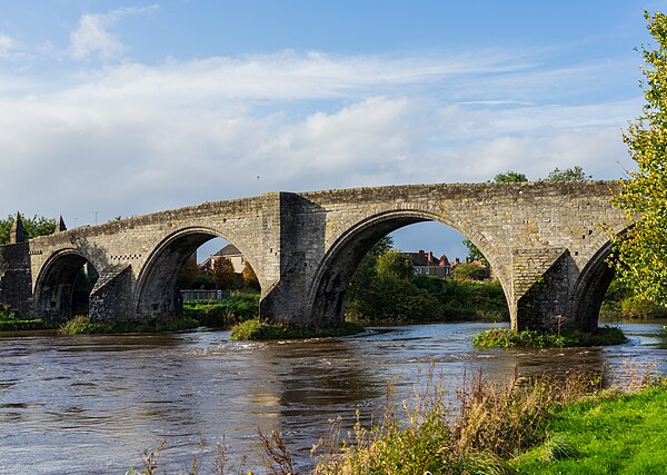 Image: Stirling Bridge in sun (cropped)