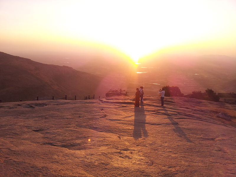 File:Sunset at nandi hills Bangalore.jpg