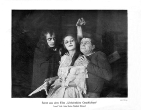 Escena de la película "Historias raras" (1919) .png