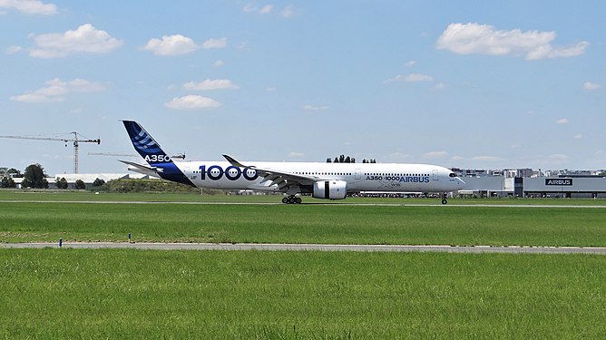 Taxiing an Airbus A350 at Paris-Le Bourget Airport