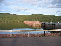 La presa de Trängslet (en el Österdalälven), la mayor de la cuenca