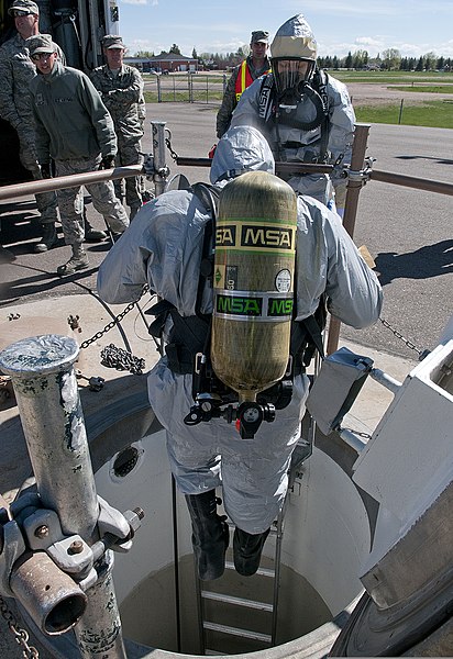 File:U.S. Air Force explosive ordnance disposal technicians with the 90th Civil Engineer Squadron enter the launch training facility during a post-launch recovery exercise at F.E. Warren Air Force Base, Wyo., May 21 130521-F-JW079-081.jpg