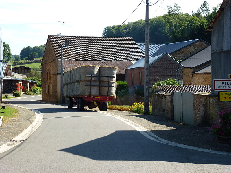 File:Vaux-Villaine (Ardennes) rue de Vilaine.JPG