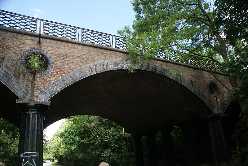 File:View of "Blow Up Bridge" (Avenue Road bridge) from the Regent's Canal in Regent's Park - geograph.org.uk - 5425493.jpg