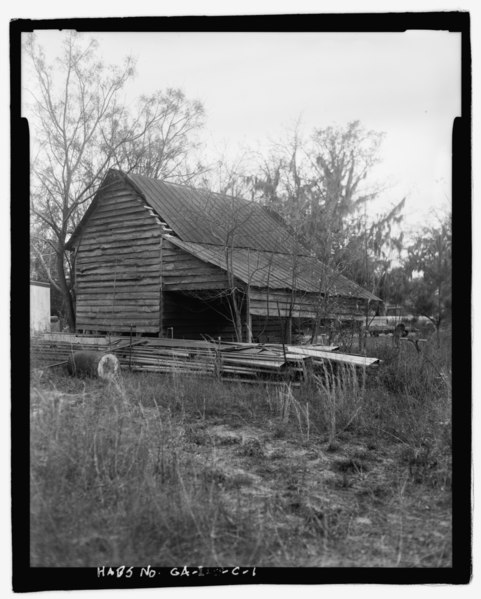 File:View of the north corner of the Jaudon-Bragg-Snelling Barn-Corn Crib, facing south. - Jaudon-Bragg-Snelling Farm, Corn Crib, North side of GA State Route 21, Springfield, Effingham HABS GA-2298-C-1.tif