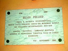 La targa commemorativa del passaggio di Silvio Pellico presso Villa Schiari